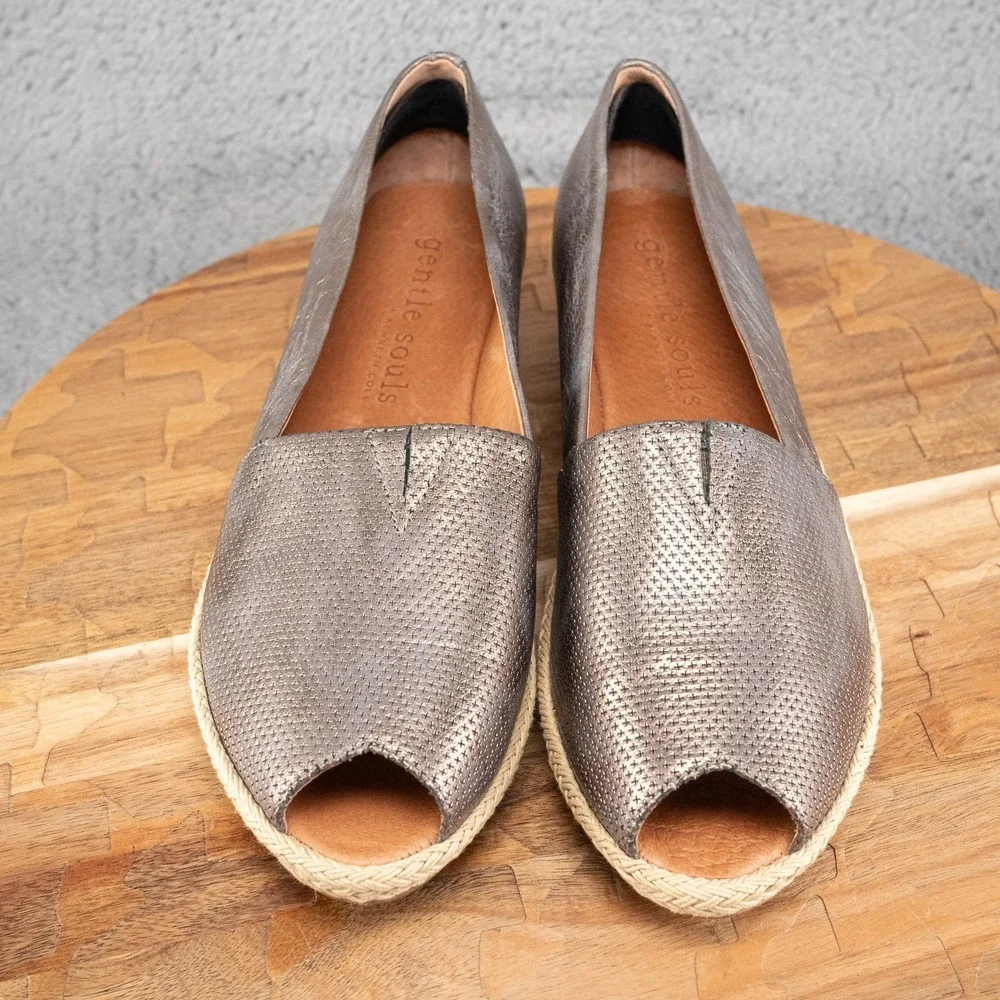 Gentle Souls Lucia A-Line 2 Espadrille Peep Toe Sandals Bronze Leather Women 8.5